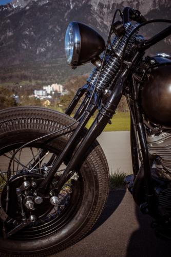 150410 Bobber Garage 1953 Panhead